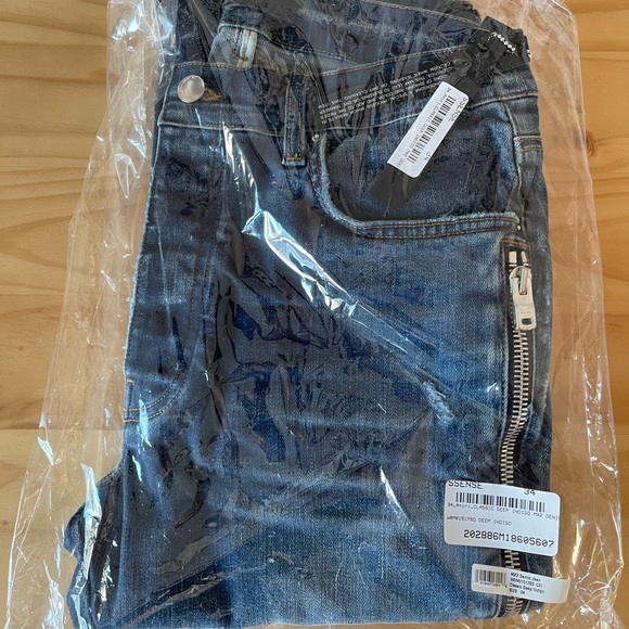 AMIRI INDIGO DENIM MX2 JEANS - Picture 2 of 2